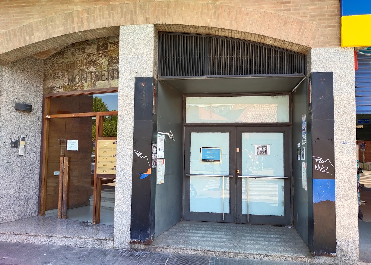 Local en Montcada i Reixac, Barcelona