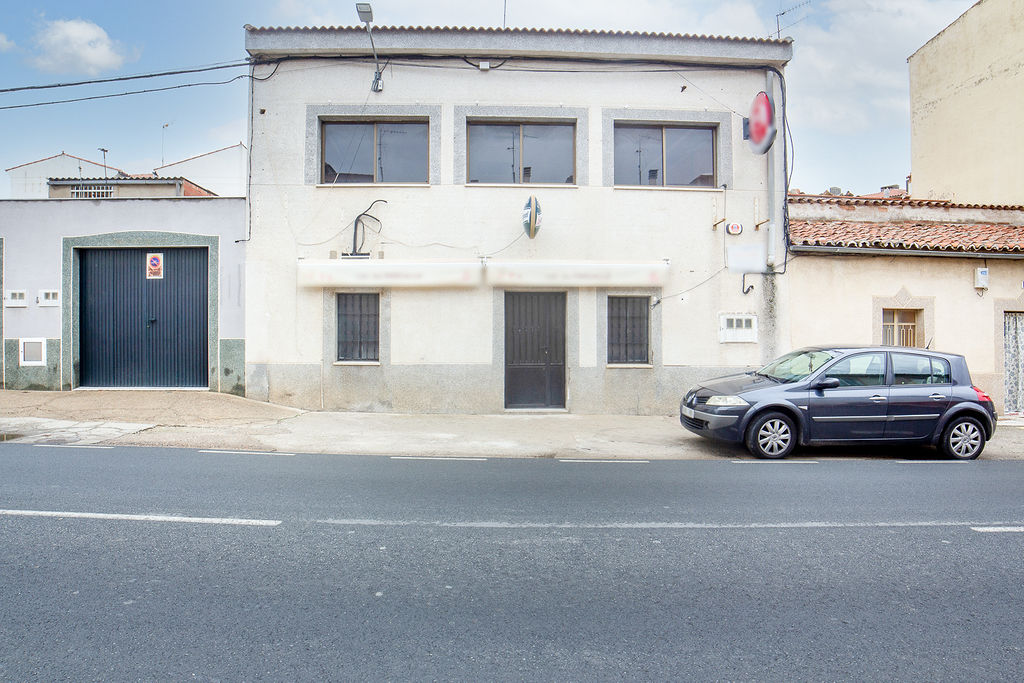 Local en Arroyo de la Luz, Cáceres