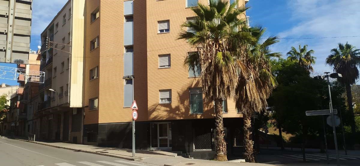 Local en Montcada i Reixac, Barcelona