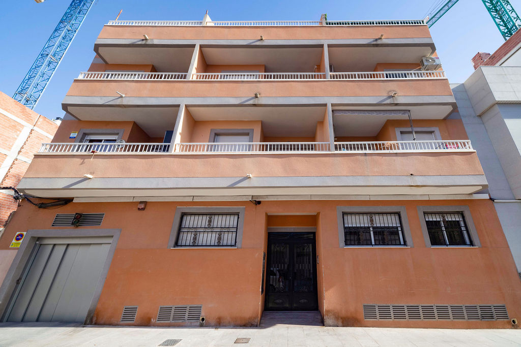 Bajo en Torrevieja, Alicante/Alacant