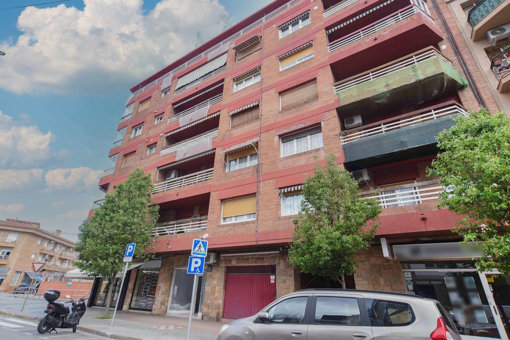 Av/ Montserrat