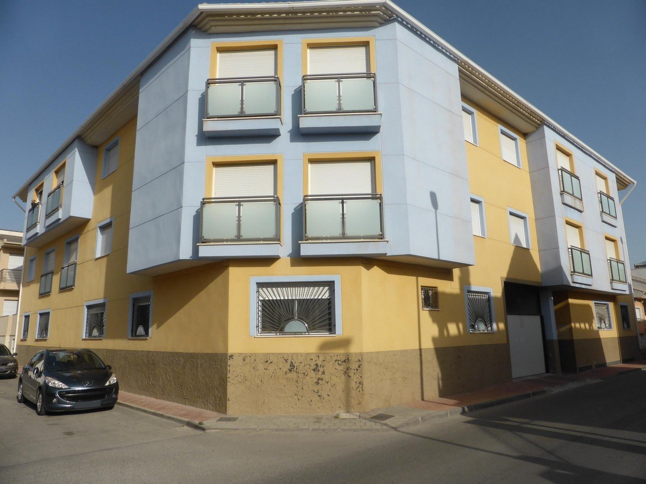 C/ Paraje Las Viñas, 9 (Esq. Pedro Mendoza, 13)