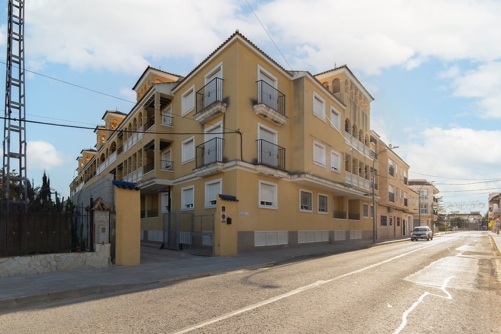 Av de la Libertad - C/ Carlos Irles - Conjunto Residencial Vegamar II 
