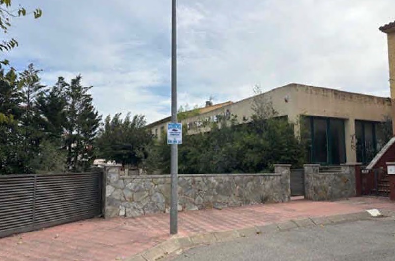 Edificio en Castelló d'Empúries, Girona