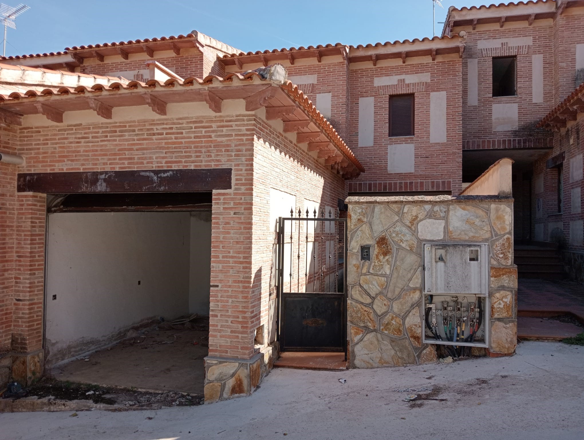 En Construccion en Castillo de Bayuela, Toledo