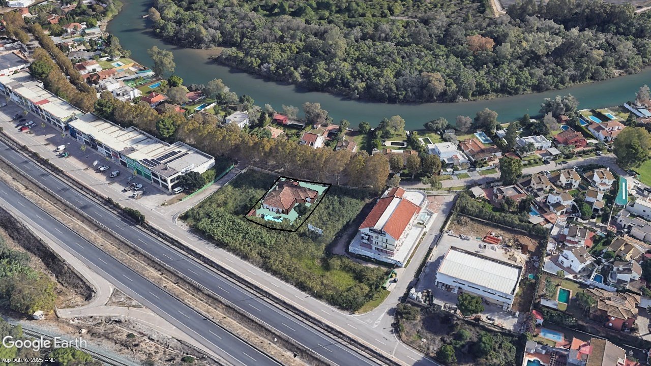 Crtra N-340, Parcelas 8F, 8G, 81, 82 y 83 - Parque Guadarranque -