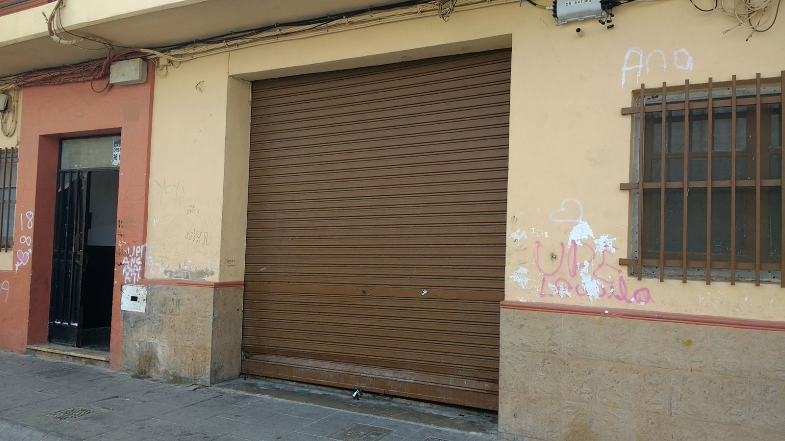 Local en Torrent, Valencia