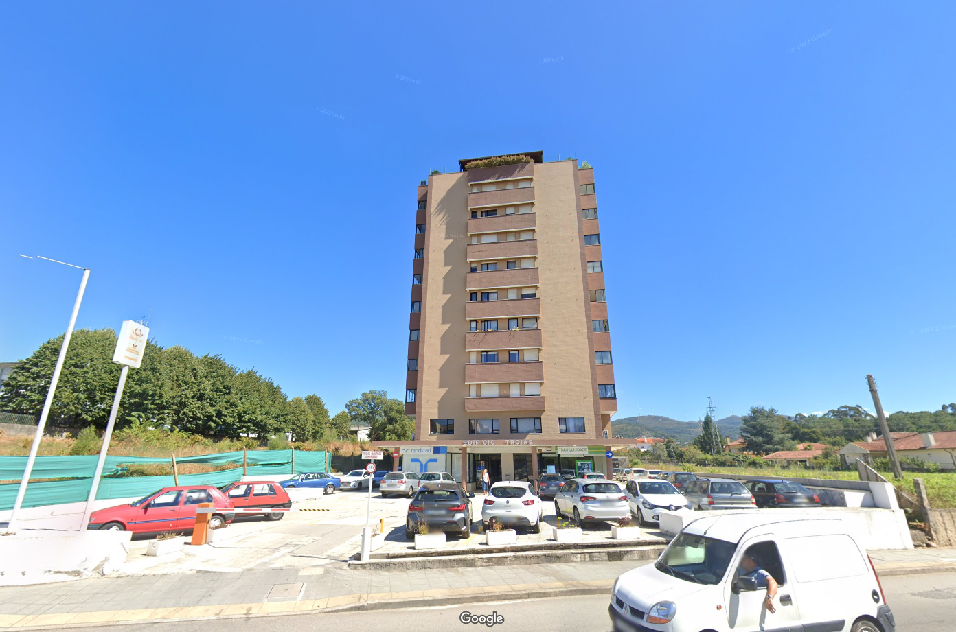 Local en Tui, Pontevedra