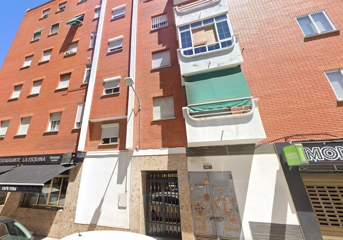 Calle Reyes Huertas