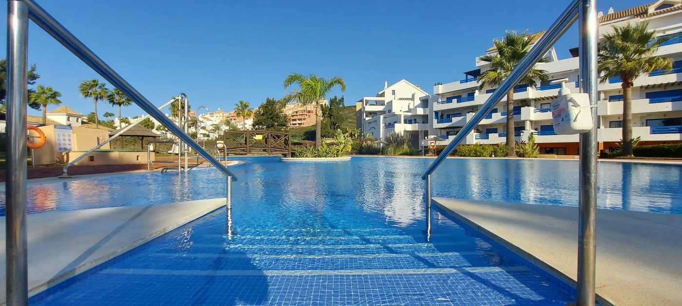 Ur Duquesa Suites Golf and Gardens