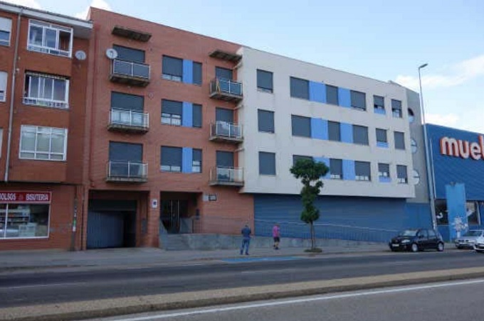 Local en Valverde de la Virgen, León