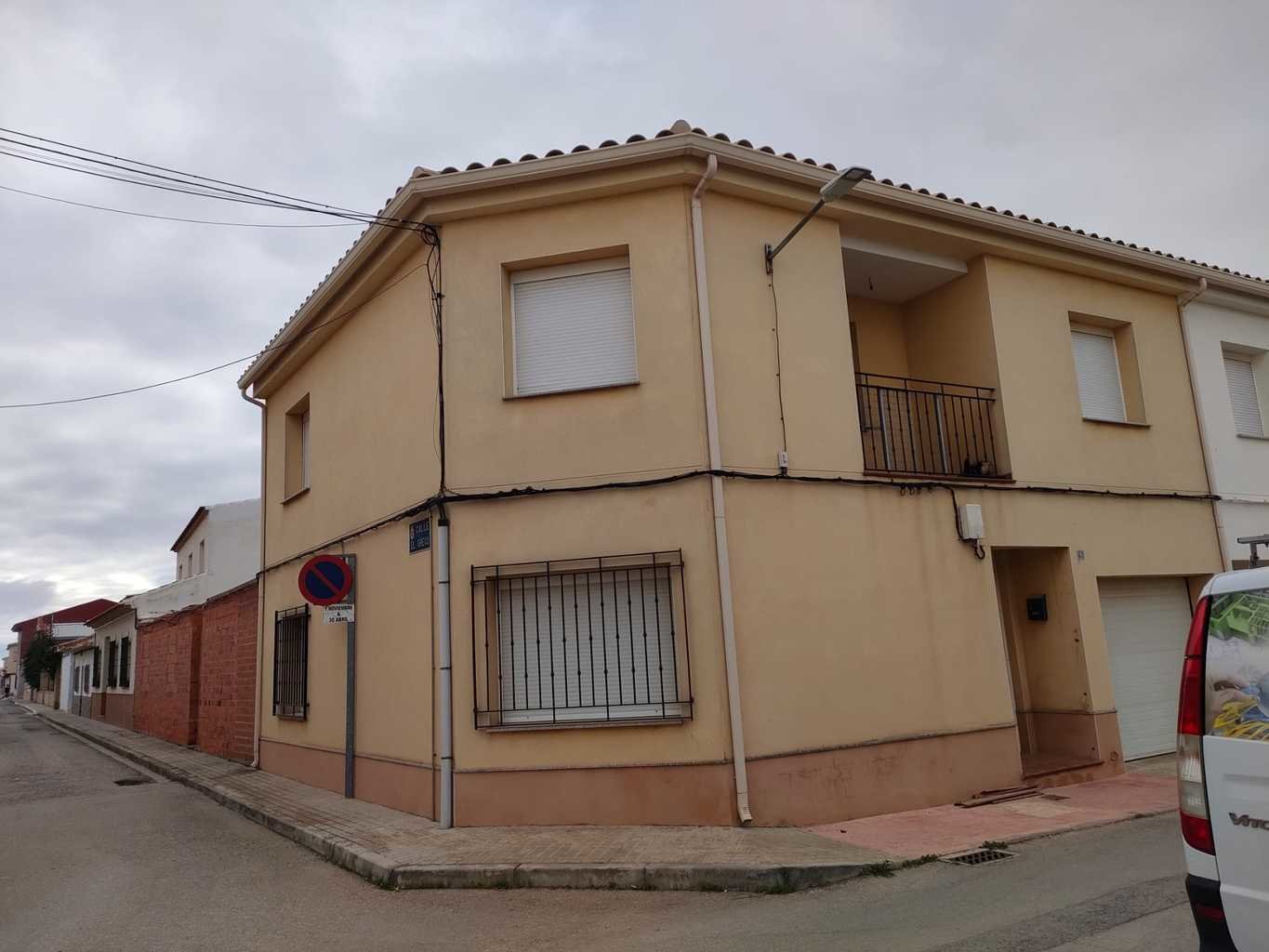 Calle Ángel Pinedo