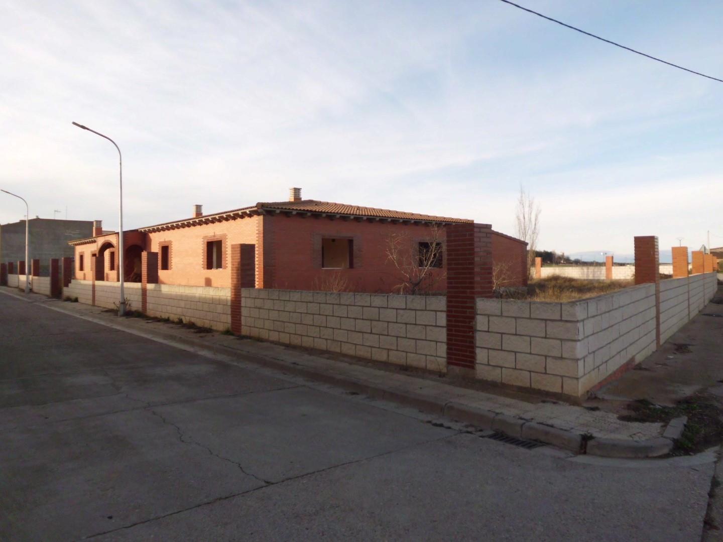 En Construccion en Albalatillo, Huesca