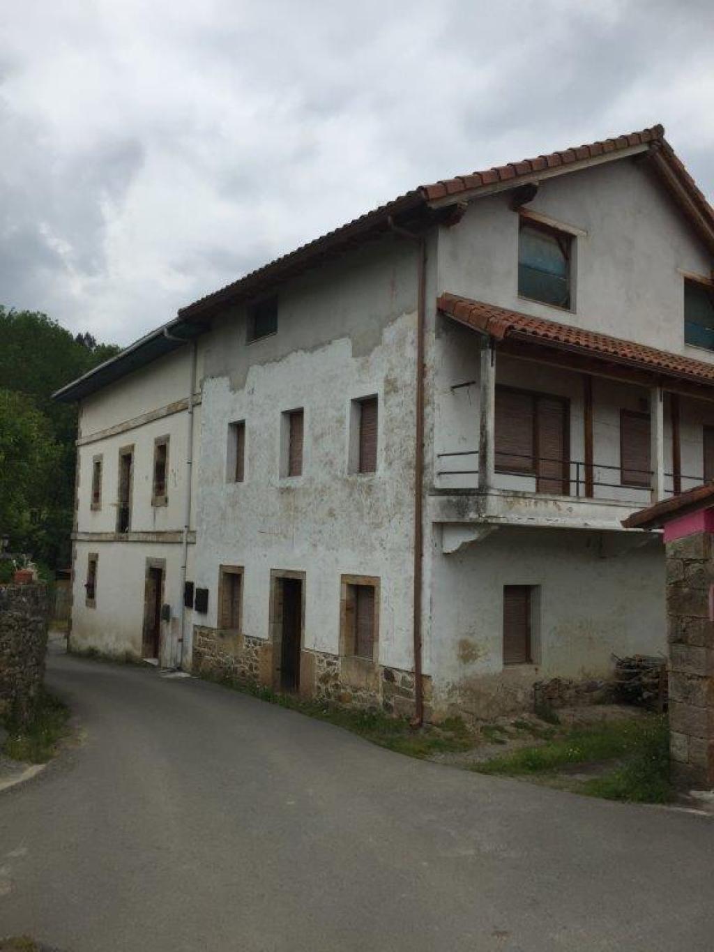 Vivienda en Ampuero, Cantabria
