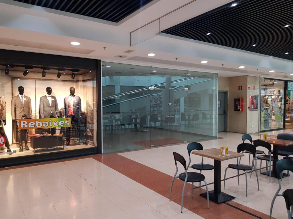 Local en Cornellà de Llobregat, Barcelona