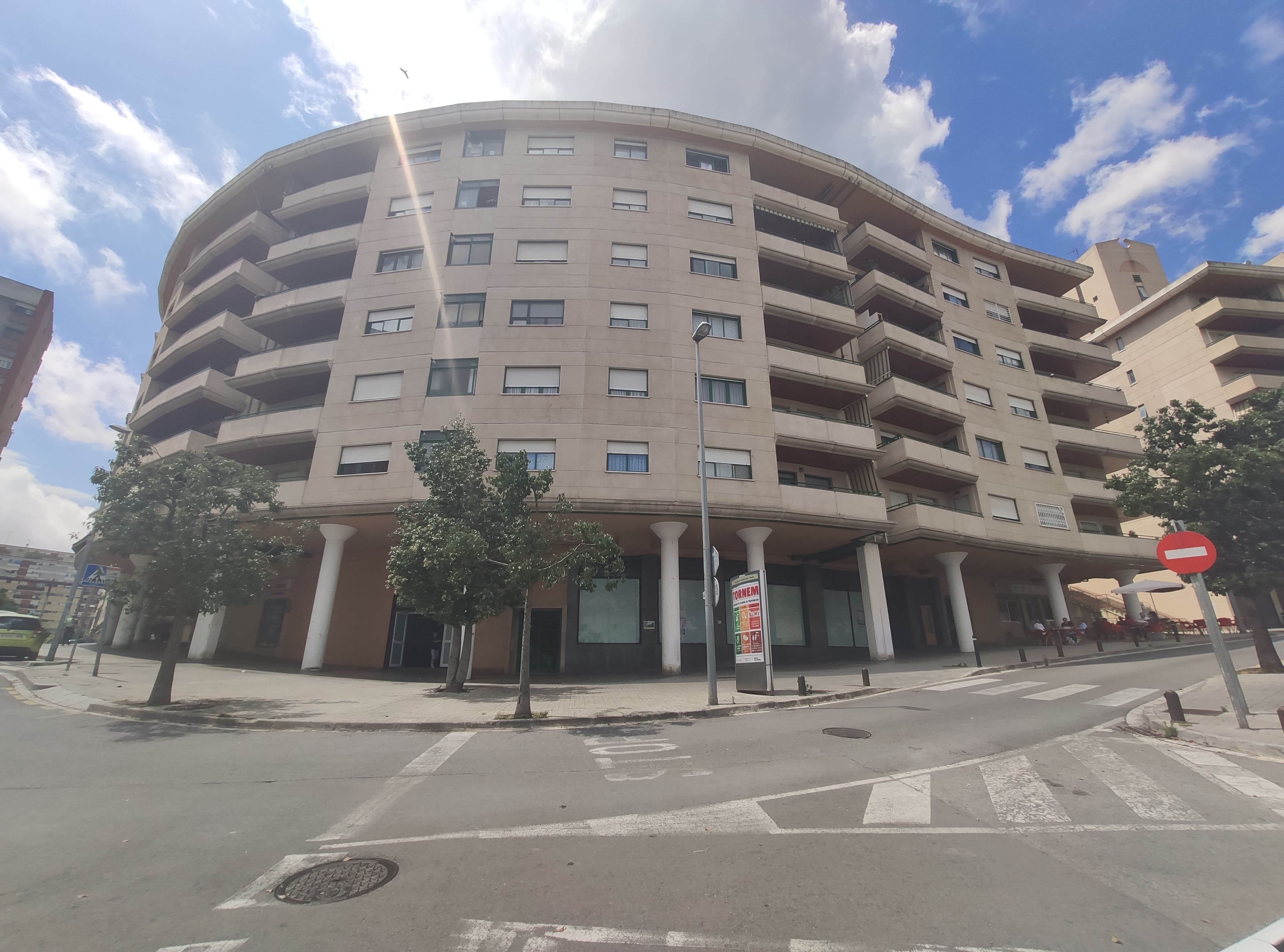 Local en Montcada i Reixac, Barcelona