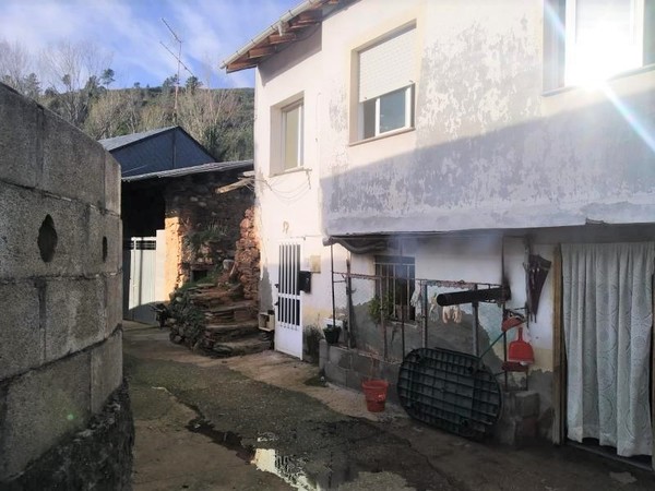 Vivienda en Rubiá, Ourense